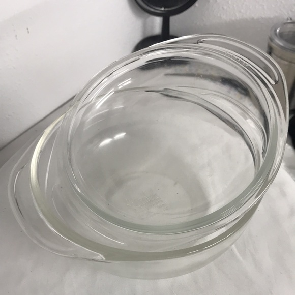 Pyrex by Corning Antique Baking & Microwave Dish - Picture 3 of 8